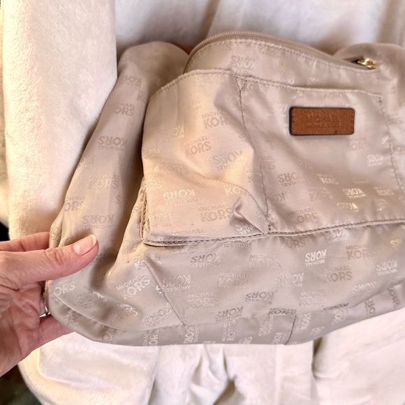 Michael Kors slouchy Fulton style shoulder bag in caramel brown - Picture 13 of 16